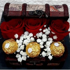BOY TRUNK WITH ROSES AND FERRERO